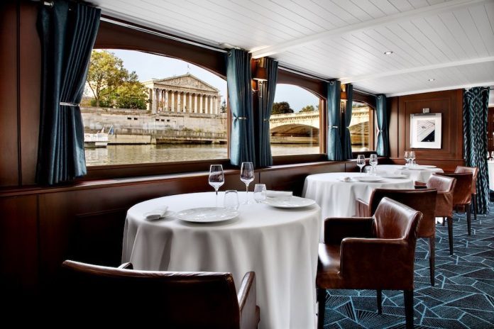 Le Don Juan II propose une cuisine personnelle sur la Seine.
