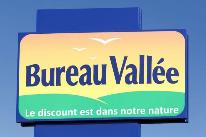 Bureau Vallée propose un magasin innovant.